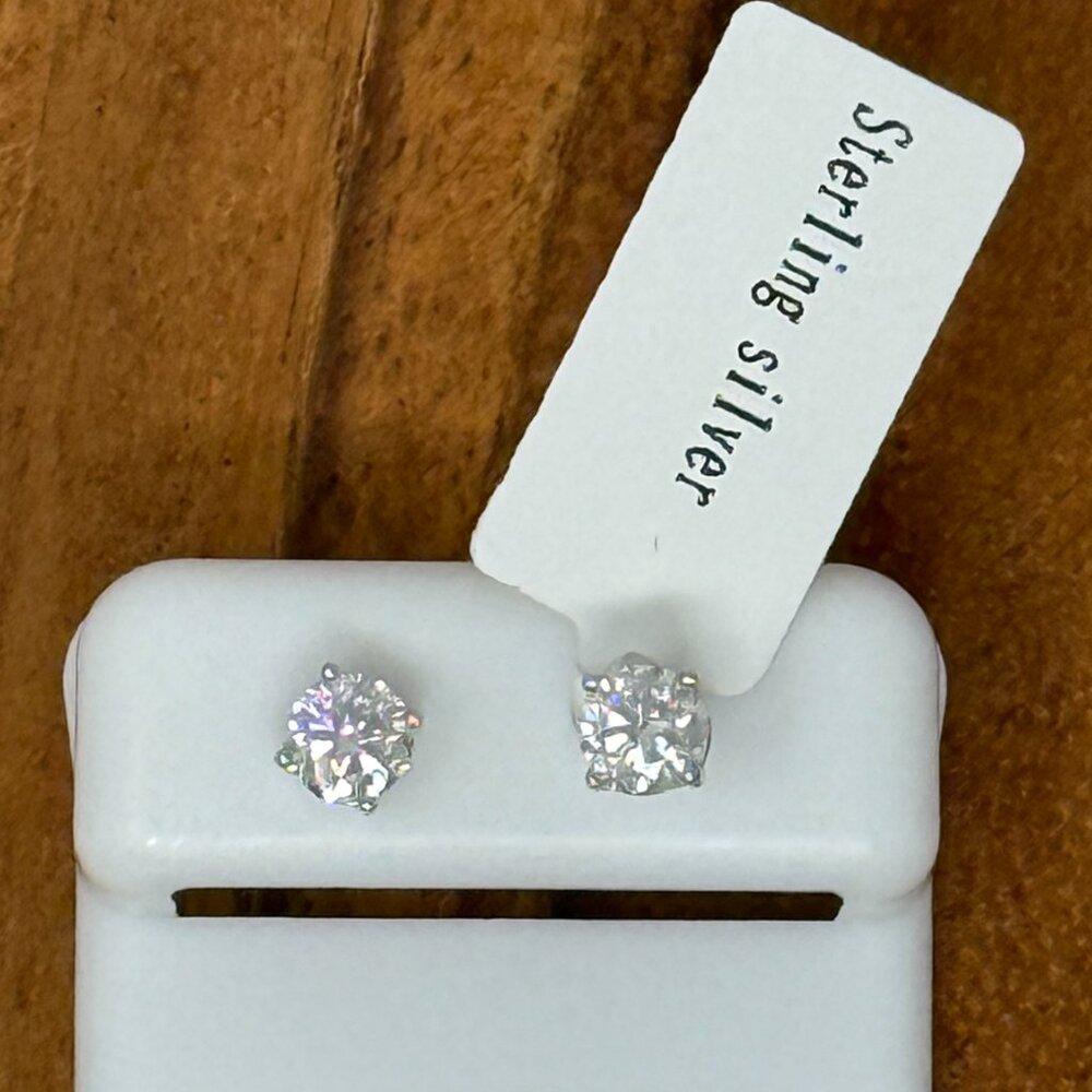 Earings | 1.6ctw | Moissinate | Round | GRA | Certificate of Authenticity | 6mm